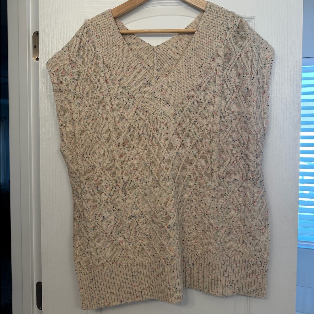 Le Lis Cable Knit Sleeveless Sweater Vest - Cream Speckled Oversized Medium